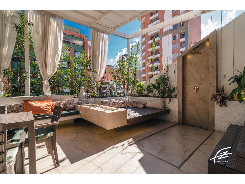 CASA EN VENTA EN LAURELES, MEDELLÍN — foto 2