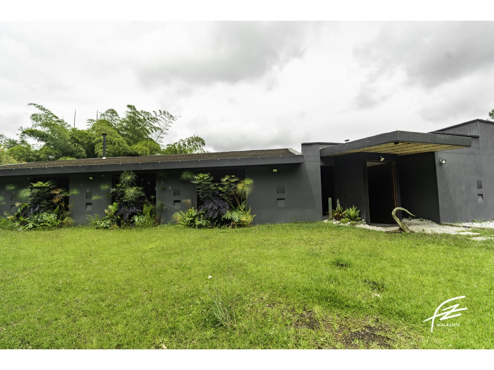 CASA CAMPESTRE EN VENTA EN EL CARMEN DE VIBORAL, ANTIOQUIA