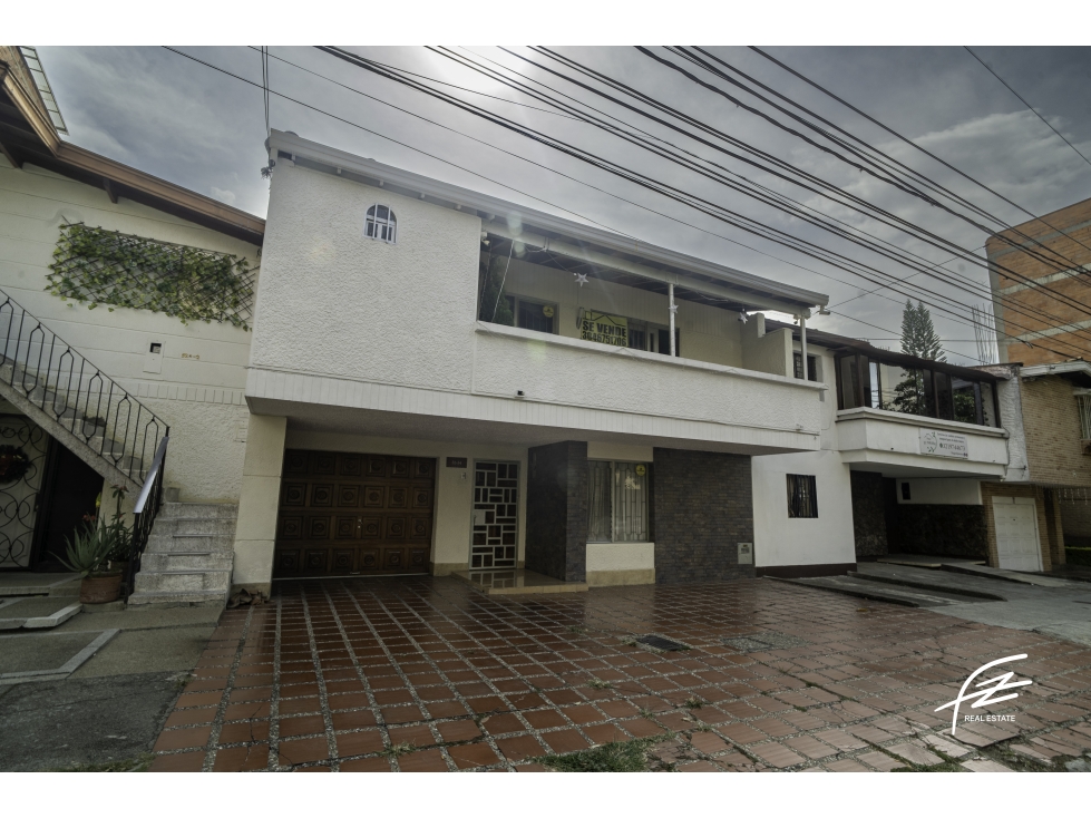CASA EN VENTA EN LOS COLORES, MEDELLÍN — foto 2