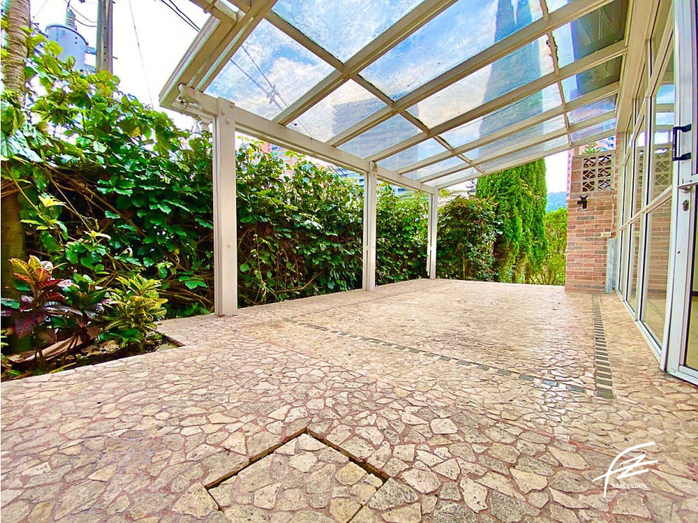 CASA EN VENTA EN PADRE MARIANITO, EL POBLADO MEDELLIN — foto 3