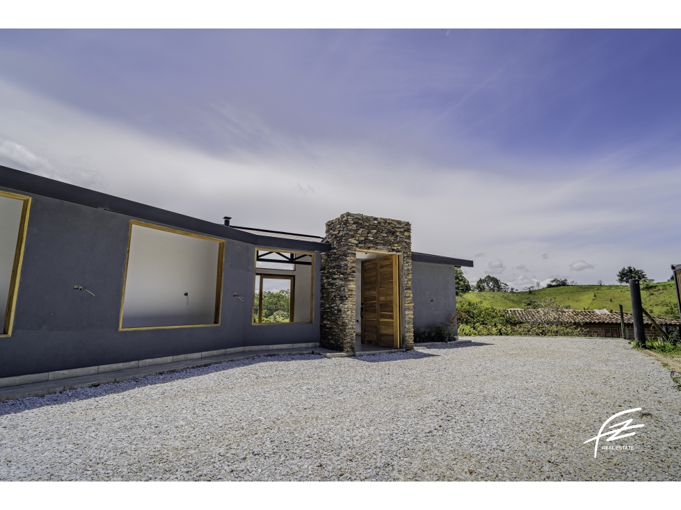 CASA CAMPESTRE EN VENTA EN EL CARMEN DE VIBORAL, ANTIOQUIA