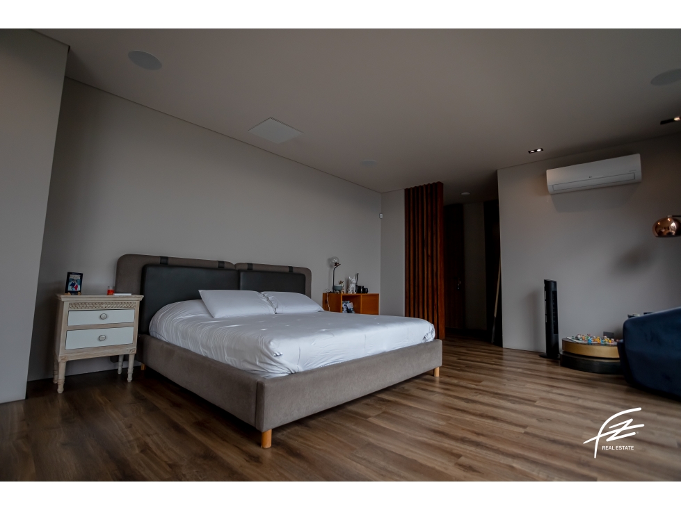 CASA EN VENTA EN LA CALERA, POBLADO MEDELLÍN — foto 4