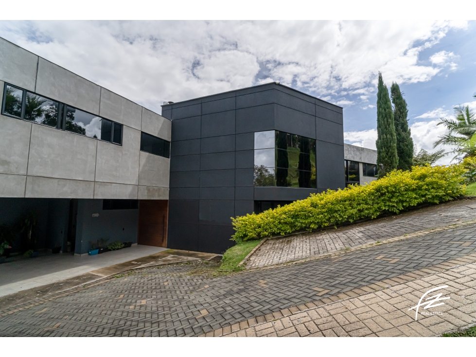 CASA DE LUJO EN VENTA EN GUATAPE, ANTIOQUIA