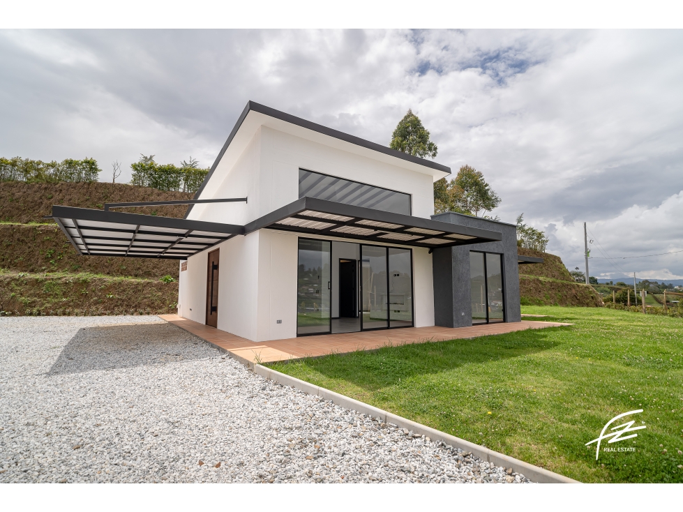 CASA EN VENTA EN RIONEGRO, ANTIOQUIA