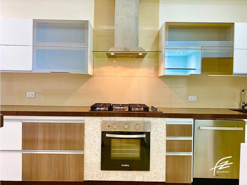 CASA EN VENTA EN PADRE MARIANITO, EL POBLADO MEDELLIN — foto 6