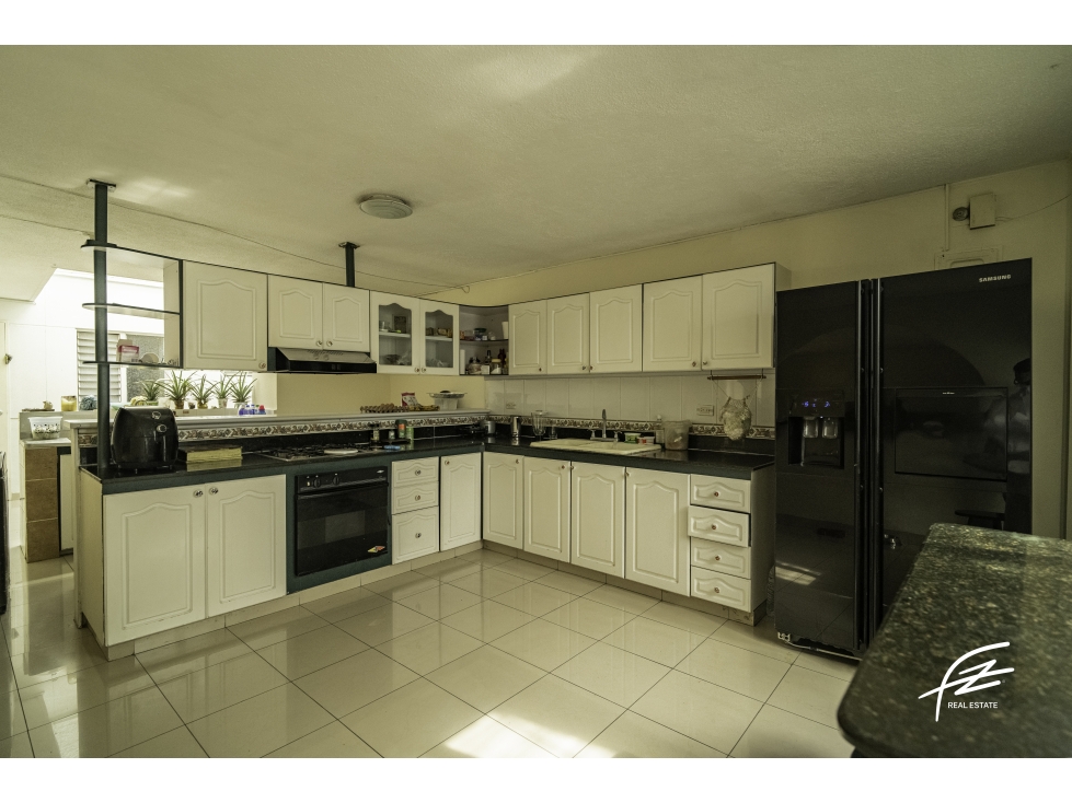 CASA EN VENTA EN LOS COLORES, MEDELLÍN — foto 4