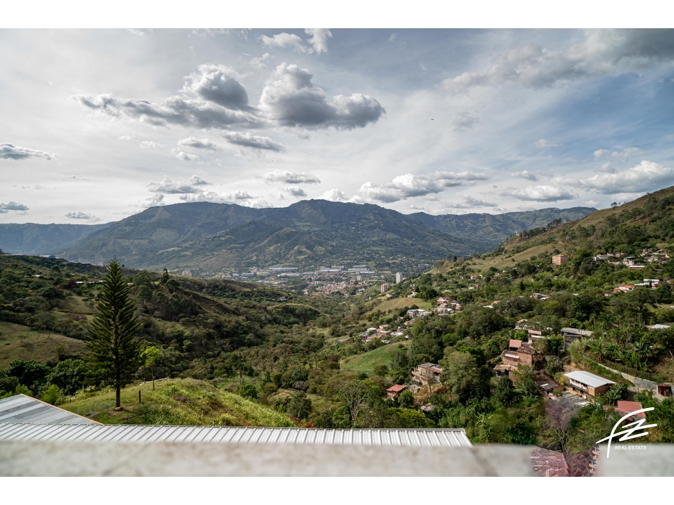 VENTA DE CASA CAMPESTRE EN COPACABANA, ANTIOQUIA