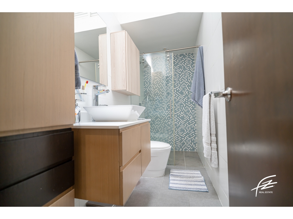 CASA EN VENTA EN LAURELES, MEDELLÍN — foto 5