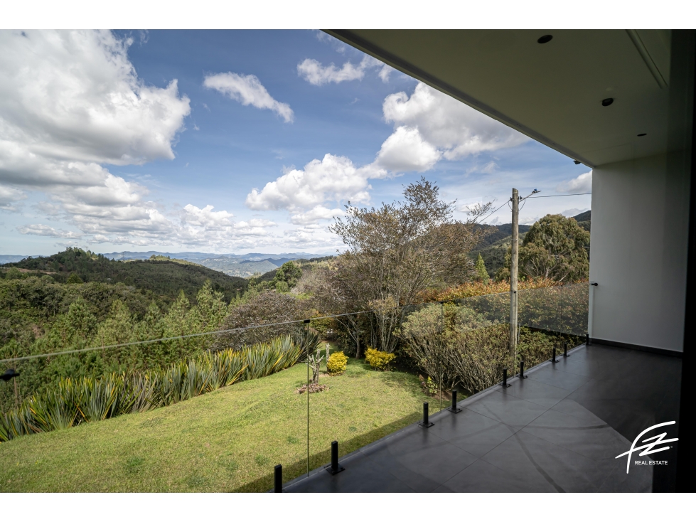 CASA DE LUJO EN VENTA EN EL ESCOBERO — foto 3