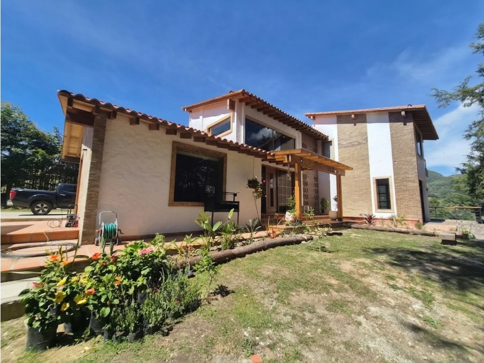 CASA CAMPESTRE VIA RIONEGRO-LA CEJA EN PARCELACION