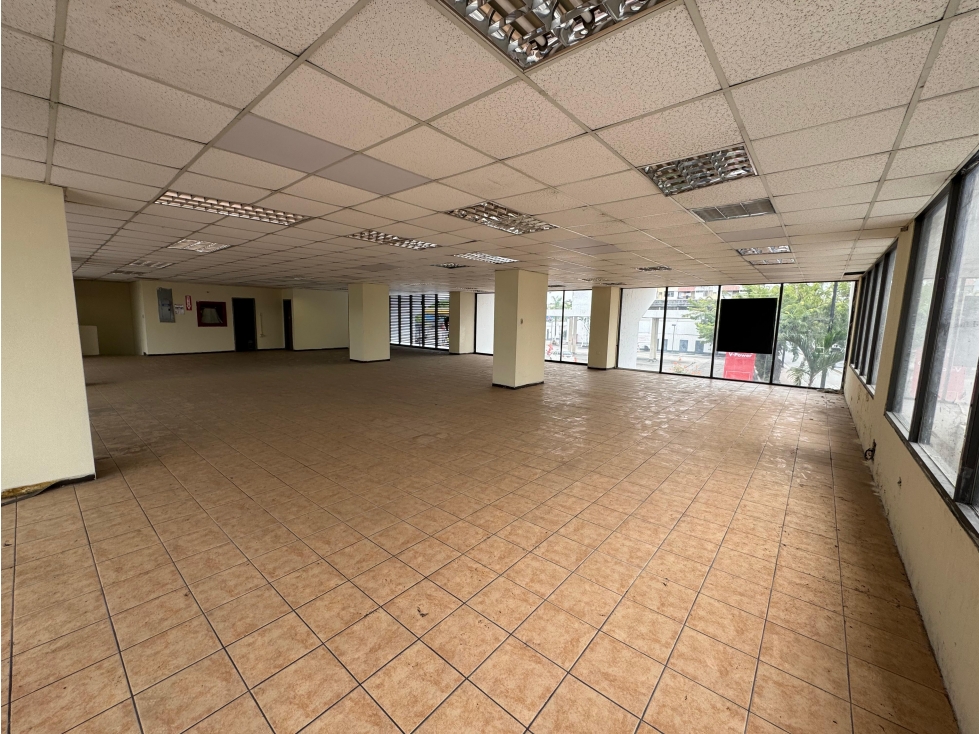 Vendo o alquilo local comercial esquinero en el sur de Guayaquil