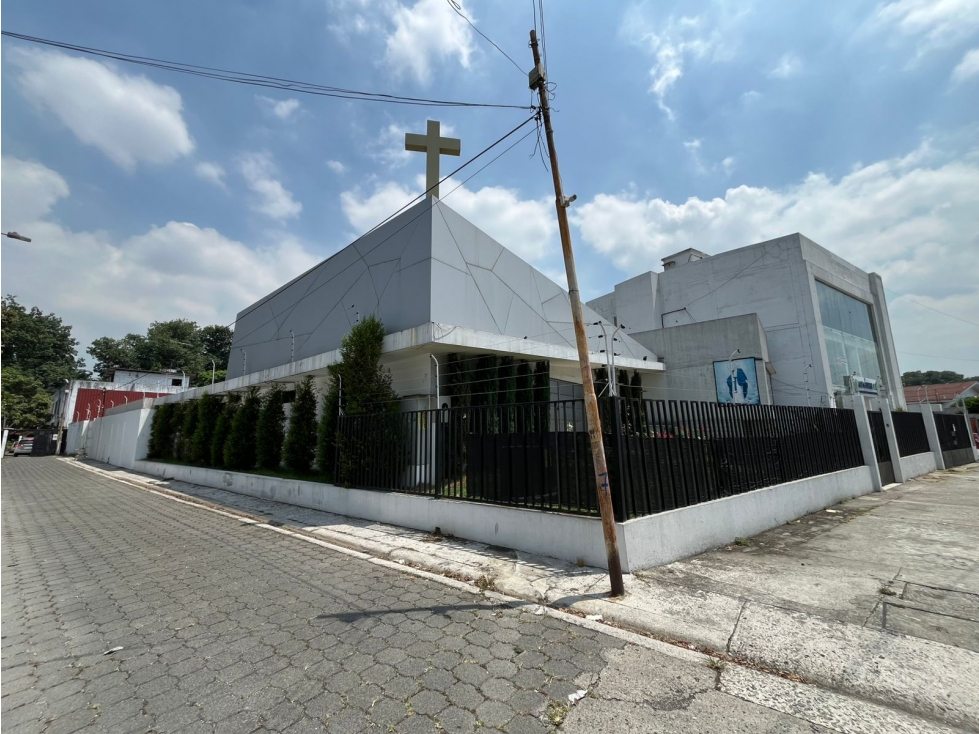 Vendo propiedad comercial locales y Oficinas en Urdesa Guayaquil