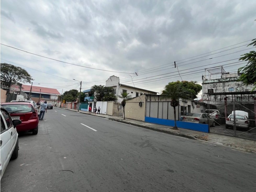 Vendo terreno esquinero uso comercial en centro de Guayaquil — foto 2