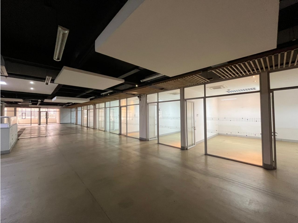 Vendo propiedad comercial en la avenida 12 de octubre en Quito — foto 6