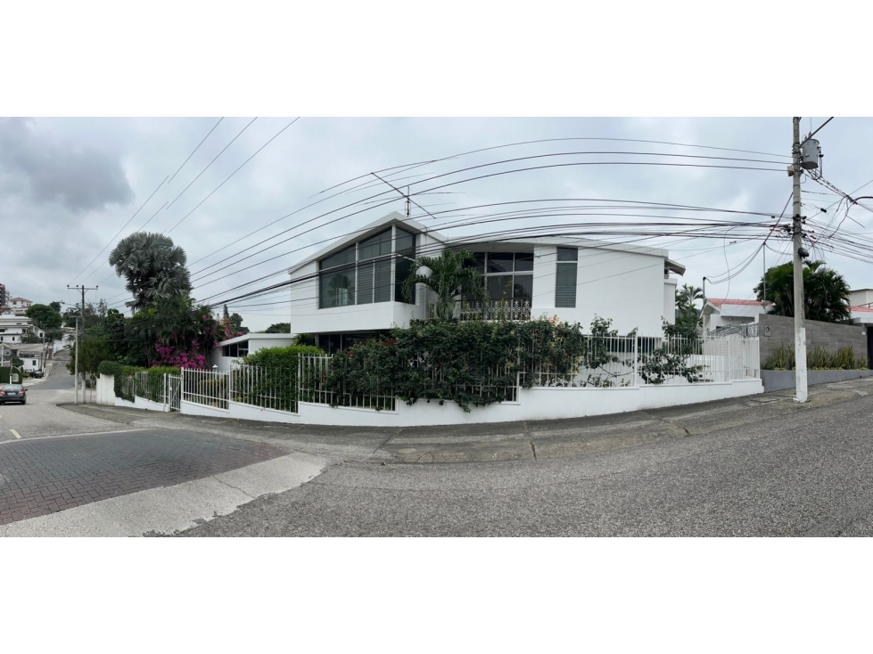 Casa en venta en Los Ceibos Guayaquil