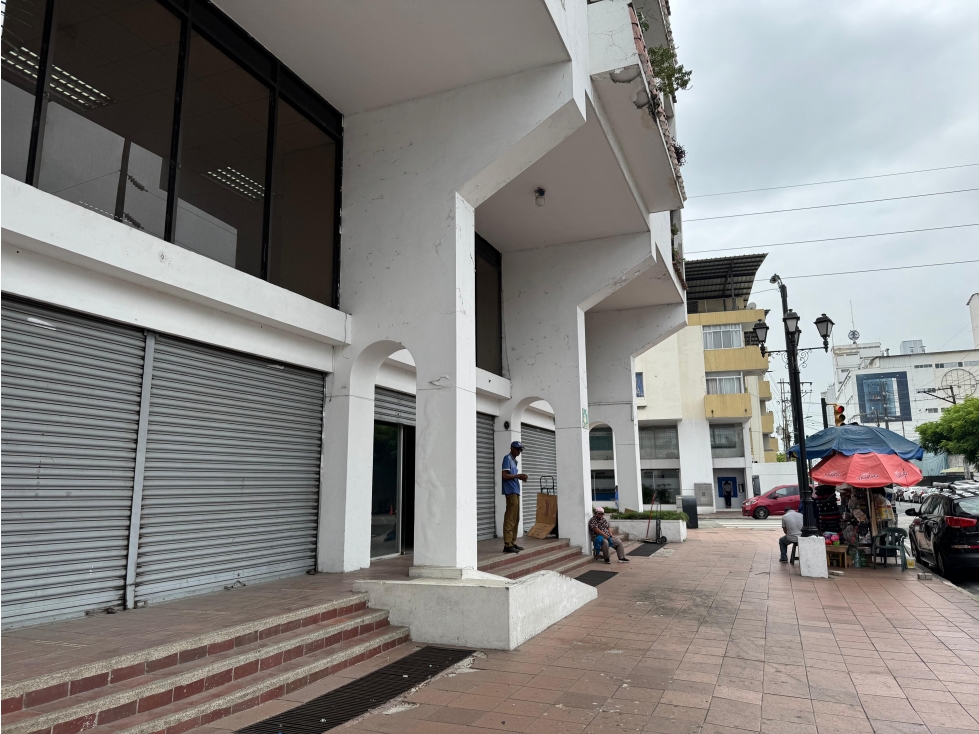 Vendo o alquilo local comercial esquinero en el sur de Guayaquil — foto 4