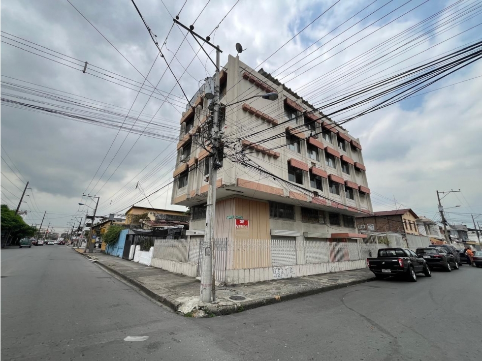 Edificio esquinero de venta en el centro de Guayaquil — foto 6