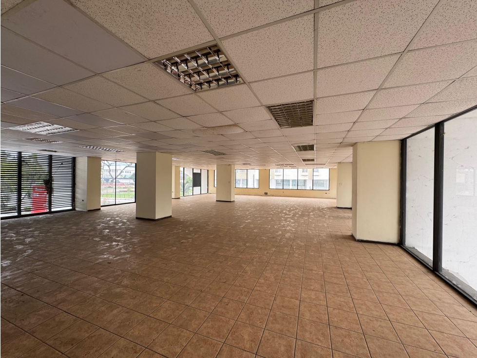 Vendo o alquilo local comercial esquinero en el sur de Guayaquil — foto 6