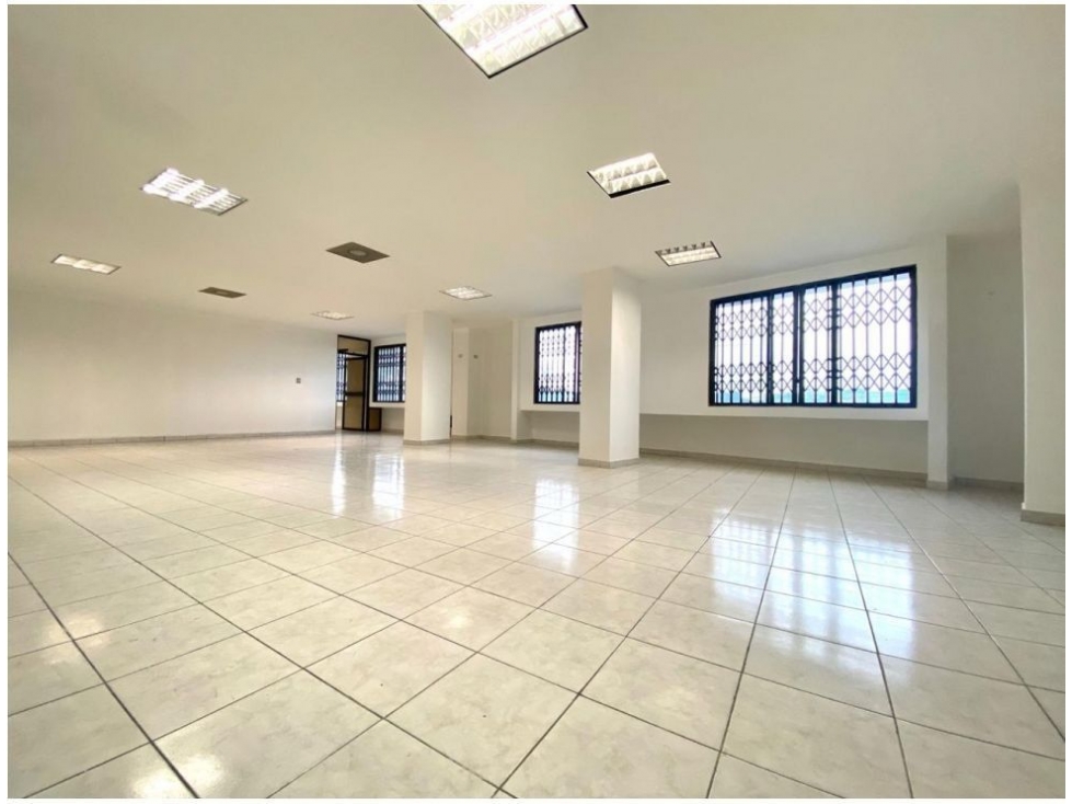 Local comercial en Avenida Francisco de Orellana norte de Guayaquil - 4