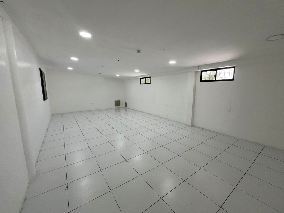 Vendo propiedad comercial locales y Oficinas en Urdesa Guayaquil — foto 3