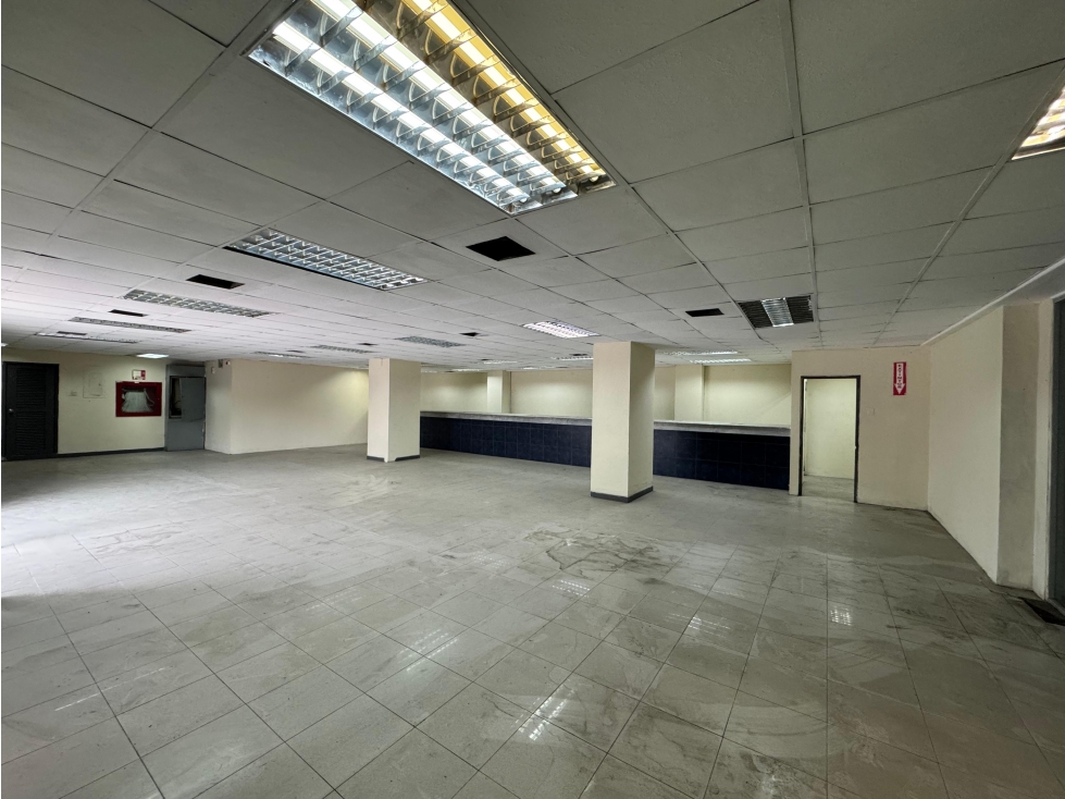 Vendo o alquilo local comercial esquinero en el sur de Guayaquil — foto 3
