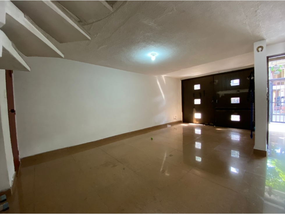 Venta de Casa de 200Mt2 en Prados del Norte, Norte de Cali 7490-1