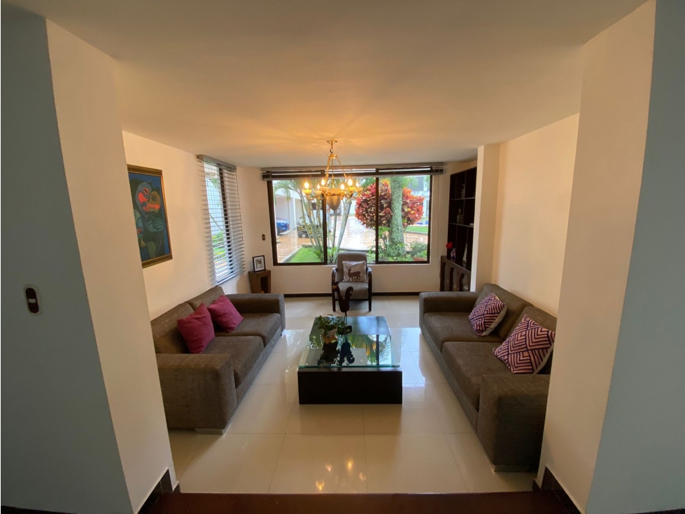 Venta Casa Condominio 400Mt2 en Ciudad Jardín, Sur de Cali, 8326-1