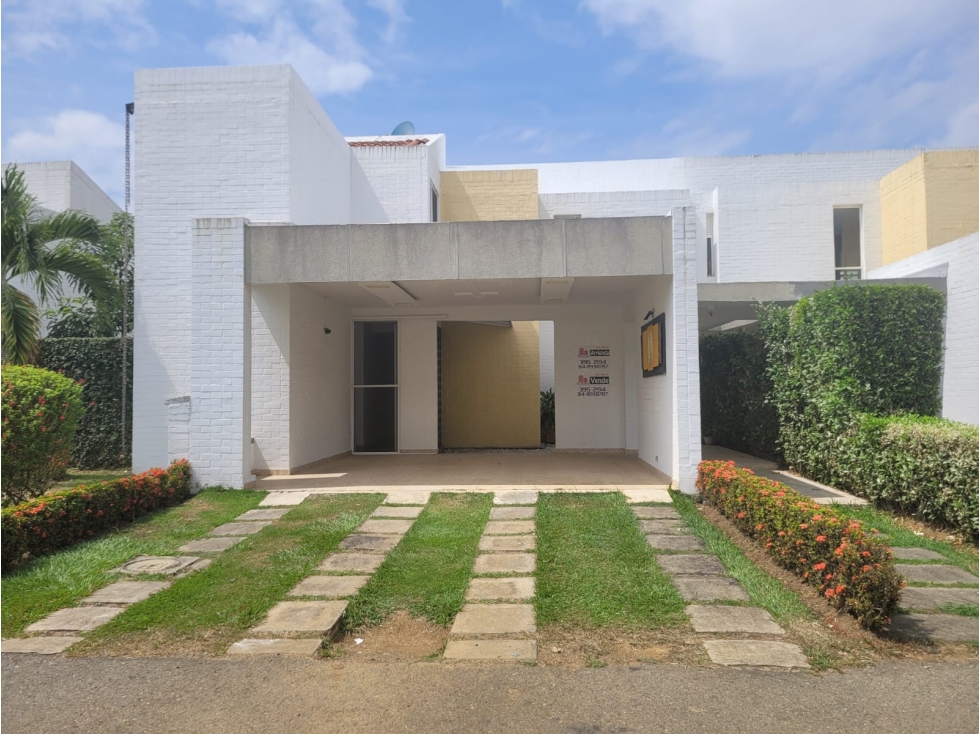Venta Casa Condominio 377mts2 en El Castillo, Jamundí. 15039-1
