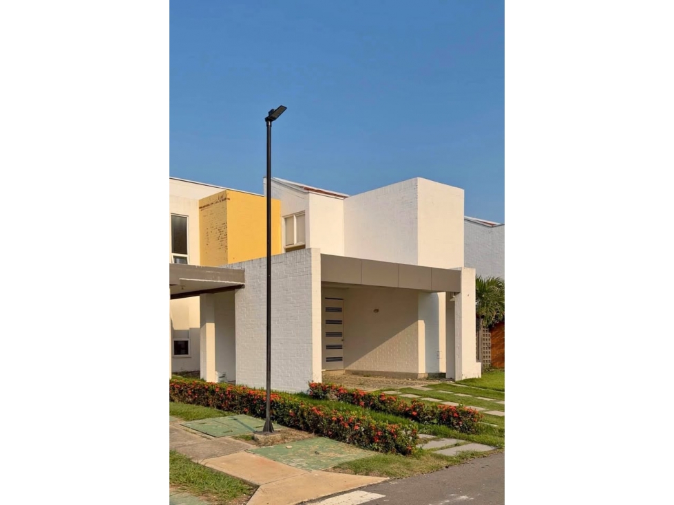 Venta Casa Condominio 370mts2 en El Castillo, Jamundí. 14813-1