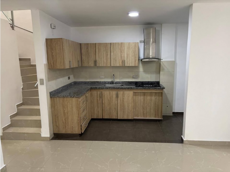 Venta Casa Bifamiliar 221mts2 en Ciudad 2000, Sur de Cali. 14503-1 - 2
