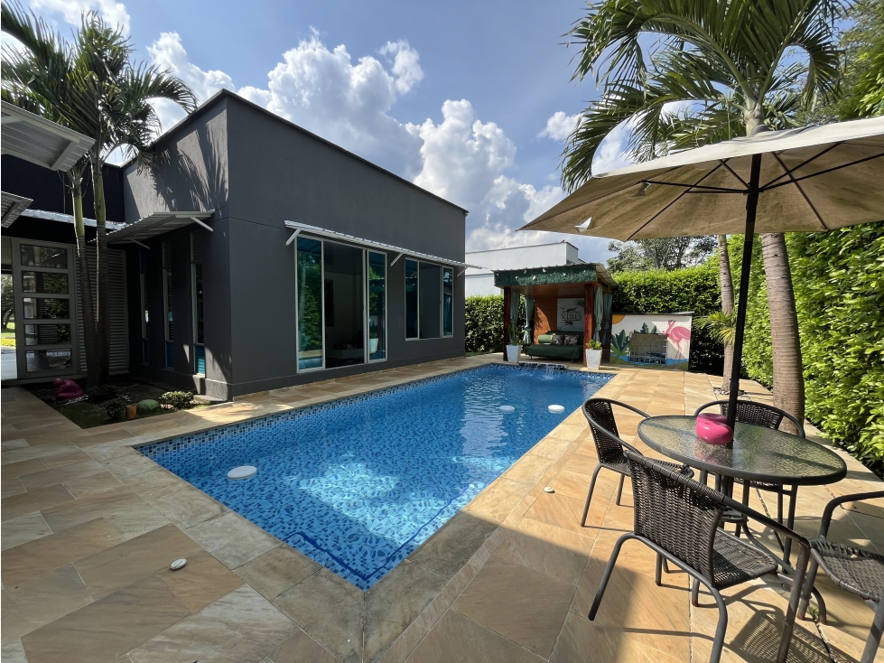 Alquilo de casa en condominio 728 Mtrs2 Alfaguara, Jamundí, A-143