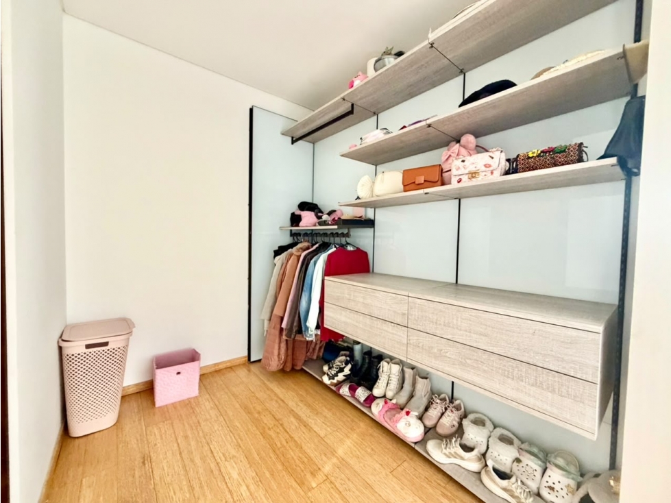 Apartamento Amoblado En Arriendo En El Virrey con Vista al Parque — foto 2