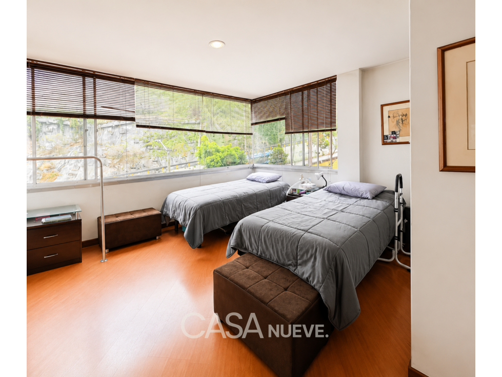 (VENTA) Apto Chicó Refugio para remodelar — foto 5