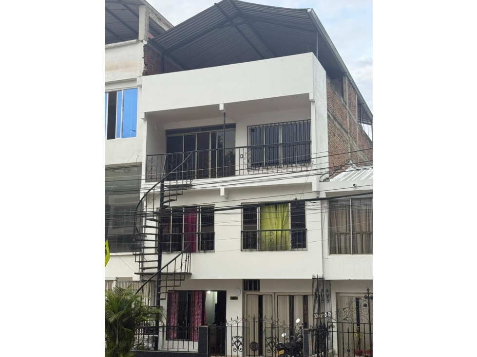 Venta Casa 900Mt2 en Ciudad 2000, Sur de Cali 9435-1