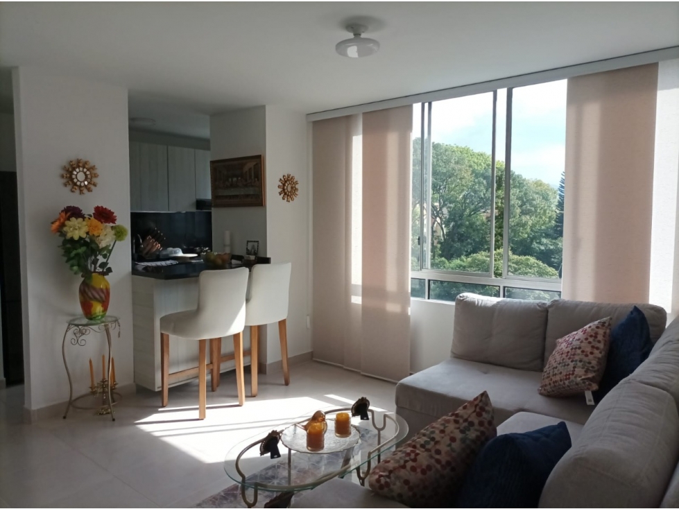 Arriendo apartamento en Medellín, el poblado, AMOBLADO — foto 2