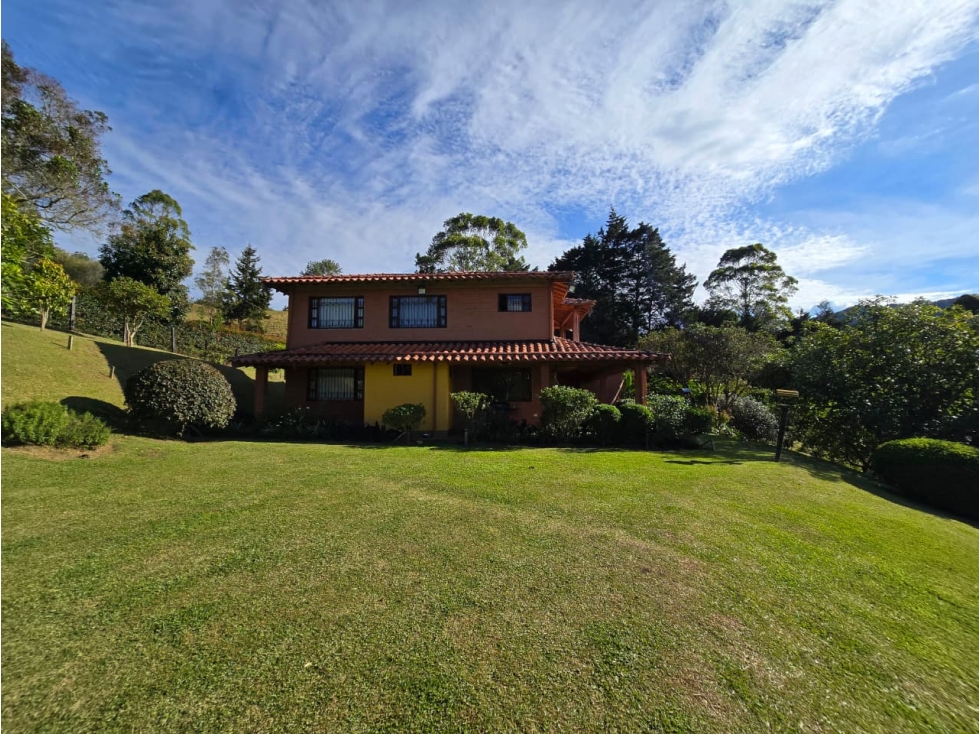 CASA EN VENTA EN SAJONIA RIONEGRO.
