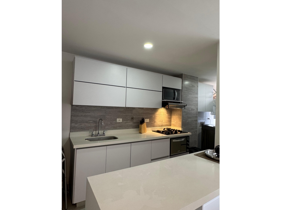 Apartamento en alquiler en Medellín amoblado en El Poblado — foto 6