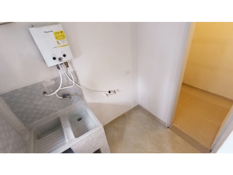 Arriendo apartamento en Medellín, el poblado, SIN MUEBLES — foto 5