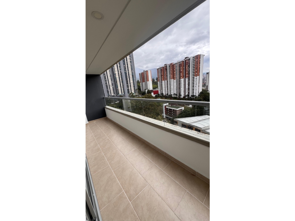Arriendo loft en sabaneta, SIN MUEBLES, piscina climatizada — foto 2