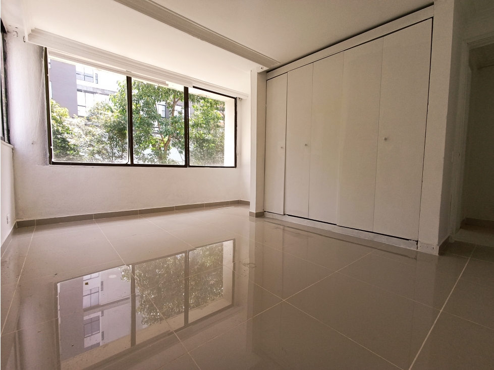 Arriendo apartamento en Medellín, el poblado, SIN MUEBLES — foto 3