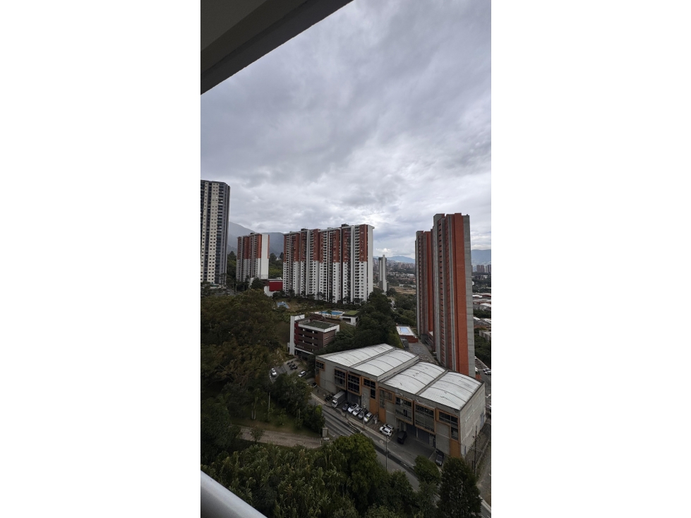 Arriendo loft en sabaneta, SIN MUEBLES, piscina climatizada — foto 3