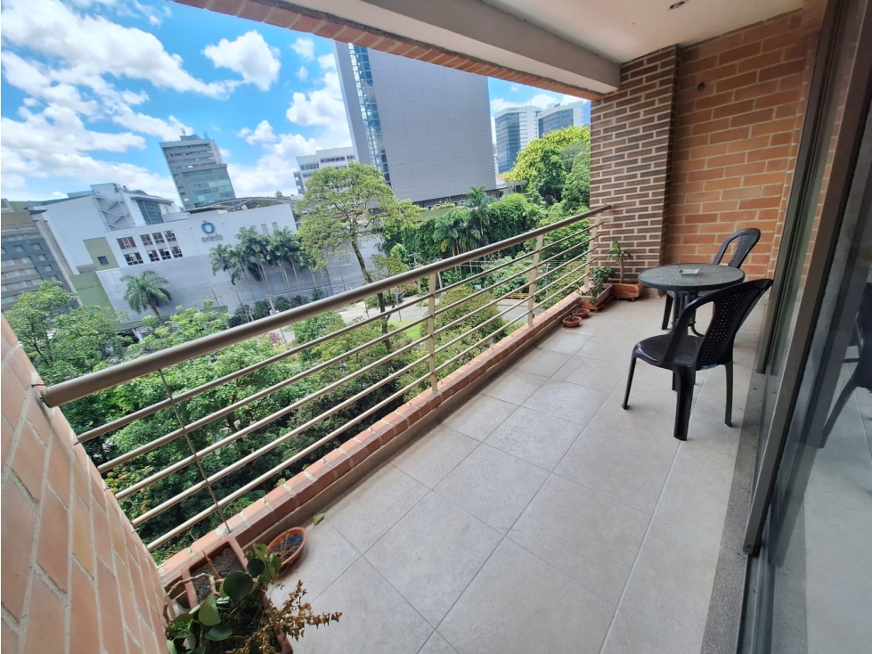 Alquilar apartamento en Medellin amoblado con balcón y 3 baños