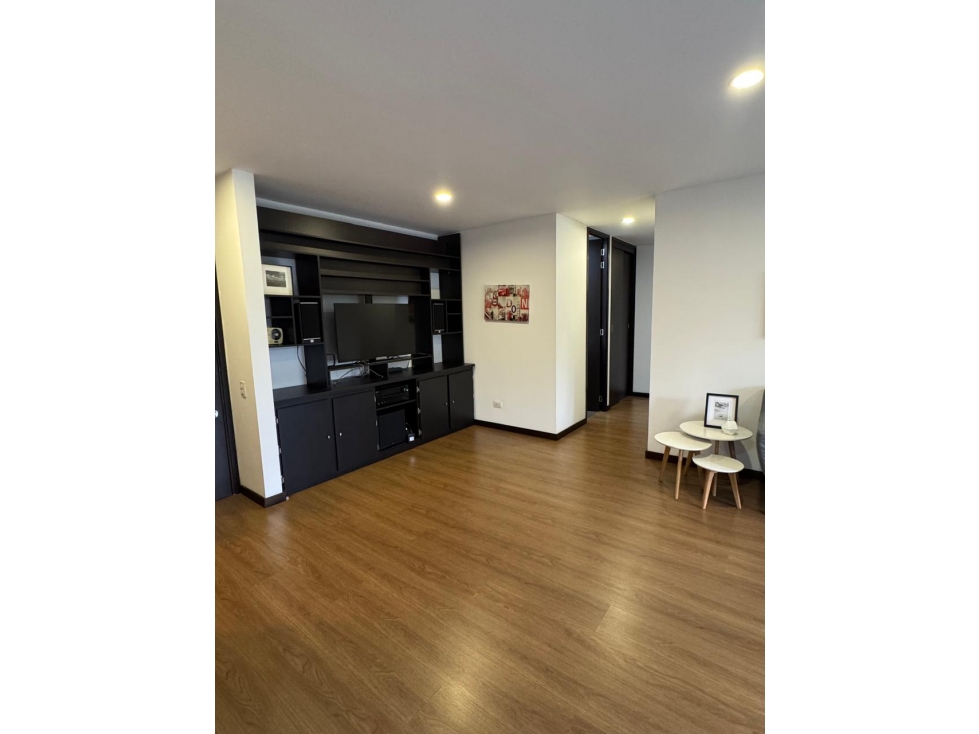 Arriendo apartamento amoblado en El Poblado con balcón y 3 alcobas — foto 6