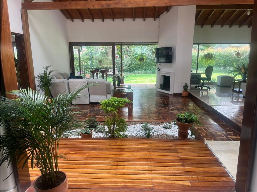 Arriendo casa en envigado, sector loma del chocho
