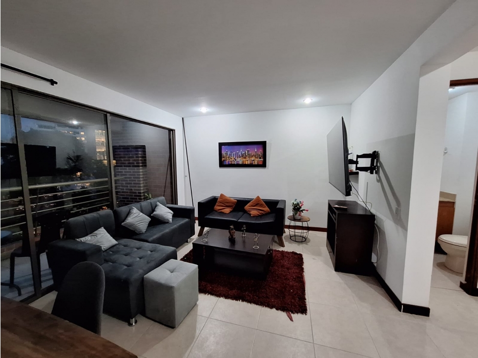 Alquilar apartamento en Medellin amoblado con balcón y 3 baños — foto 3