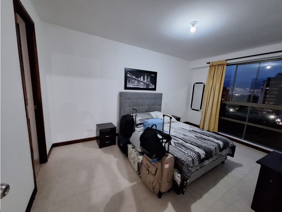 Alquilar apartamento en Medellin amoblado con balcón y 3 baños — foto 5