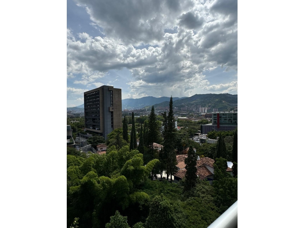 Alquiler de apartamento en Medellín: amoblado de 95 m² en El Poblado — foto 2