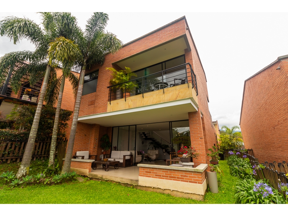 CASA EN VENTA ENVIGADO LOMA DEL CHOCHO.