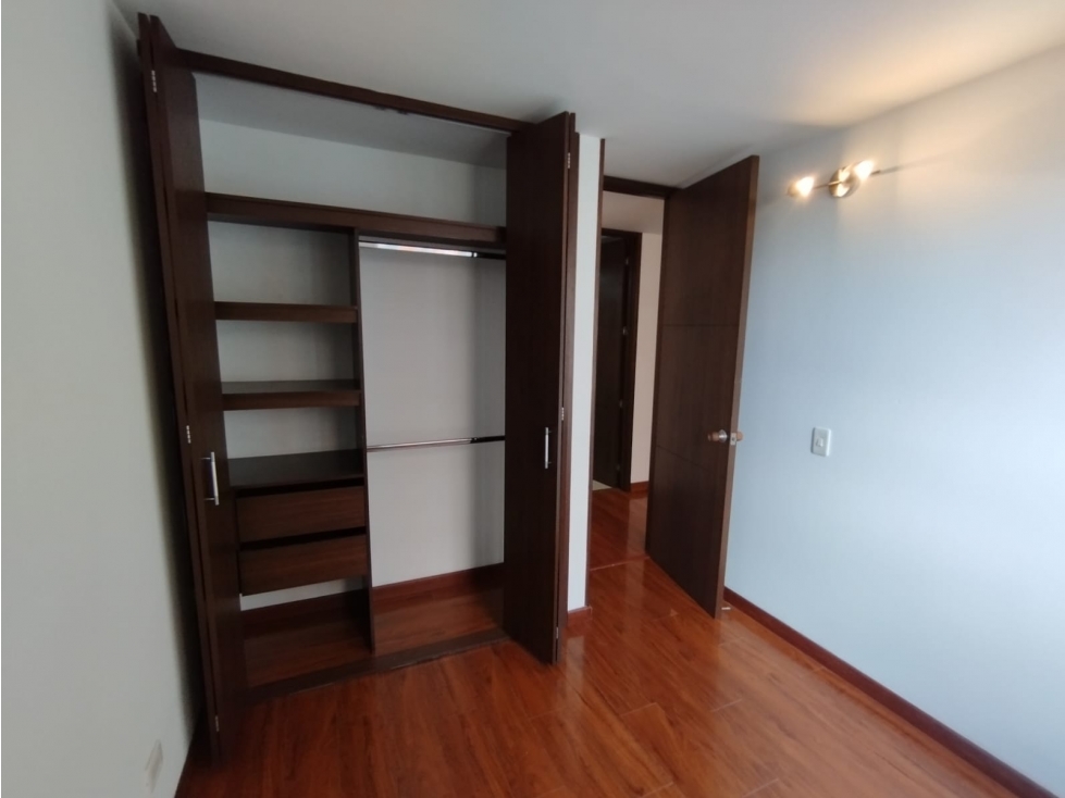 APARTAMENTO EN ARRIENDO ALAMEDA LA FELICIDAD — foto 4