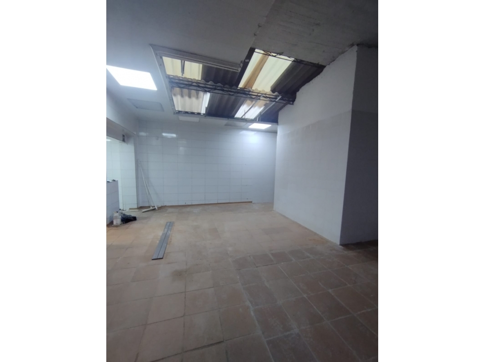 BODEGA COMERCIAL EN ARRIENDO ALCAZARES — foto 4